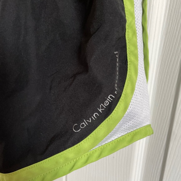 Calvin Klein XS athletic shorts - Picture 2 of 3